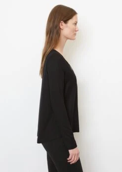 Marc O'Polo Long Sleeve V-neck Top From LENZING™ ECOVERO™ -FashionLust Verkaufs-Shop 01a7e3bf9a1cfce86b846199582408bd
