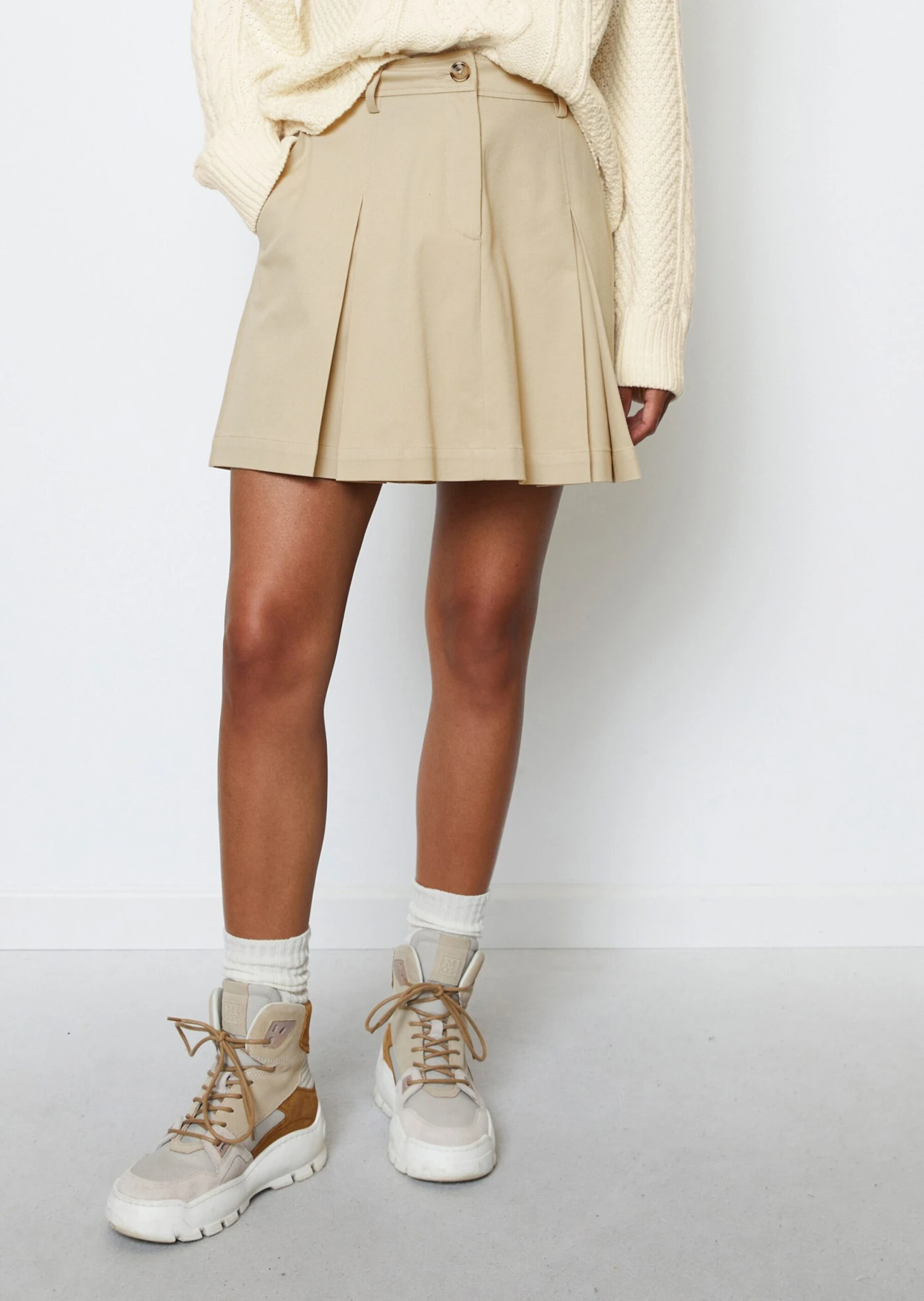 Marc O'Polo MO'P X CHEVIGNON Pleated Mini Skirt Made From Twill Stretch 6 Marc O'Polo MO'P X CHEVIGNON Pleated Mini Skirt Made From Twill Stretch – Bild 4