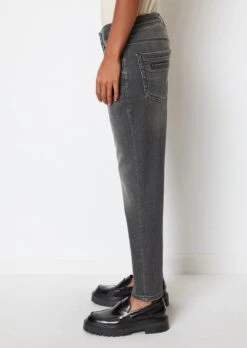 Marc O'Polo THEDA Cropped Boyfriend Trousers Made Of A Stretchy Blend Of Organic Cotton And Lyocell -FashionLust Verkaufs-Shop 03891aca47f8ba59add28febf1635188