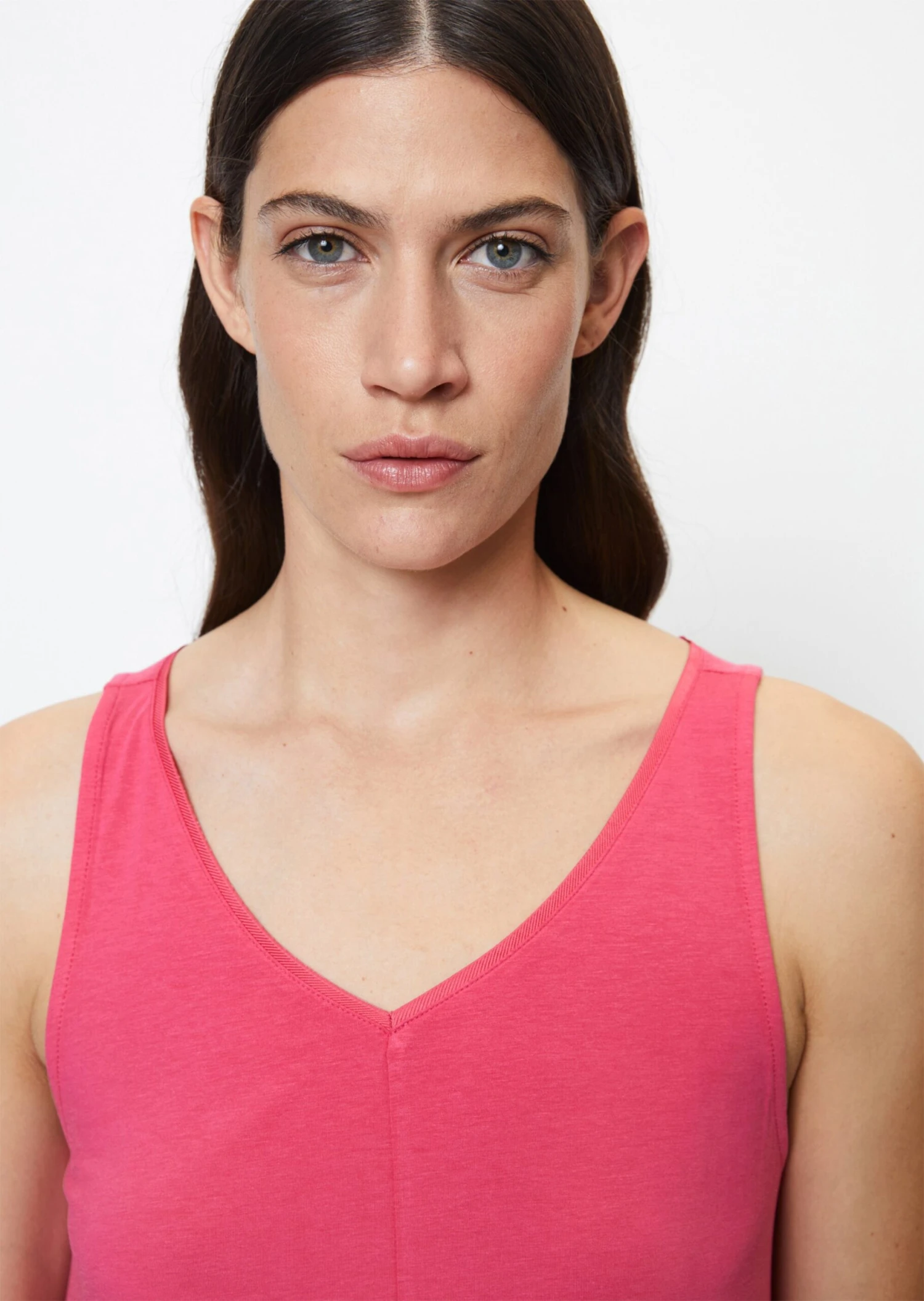 Marc O'Polo Sleeveless V-neck Jersey Dress With TENCEL™ Modal 7 Marc O'Polo Sleeveless V-neck Jersey Dress With TENCEL™ Modal – Bild 5