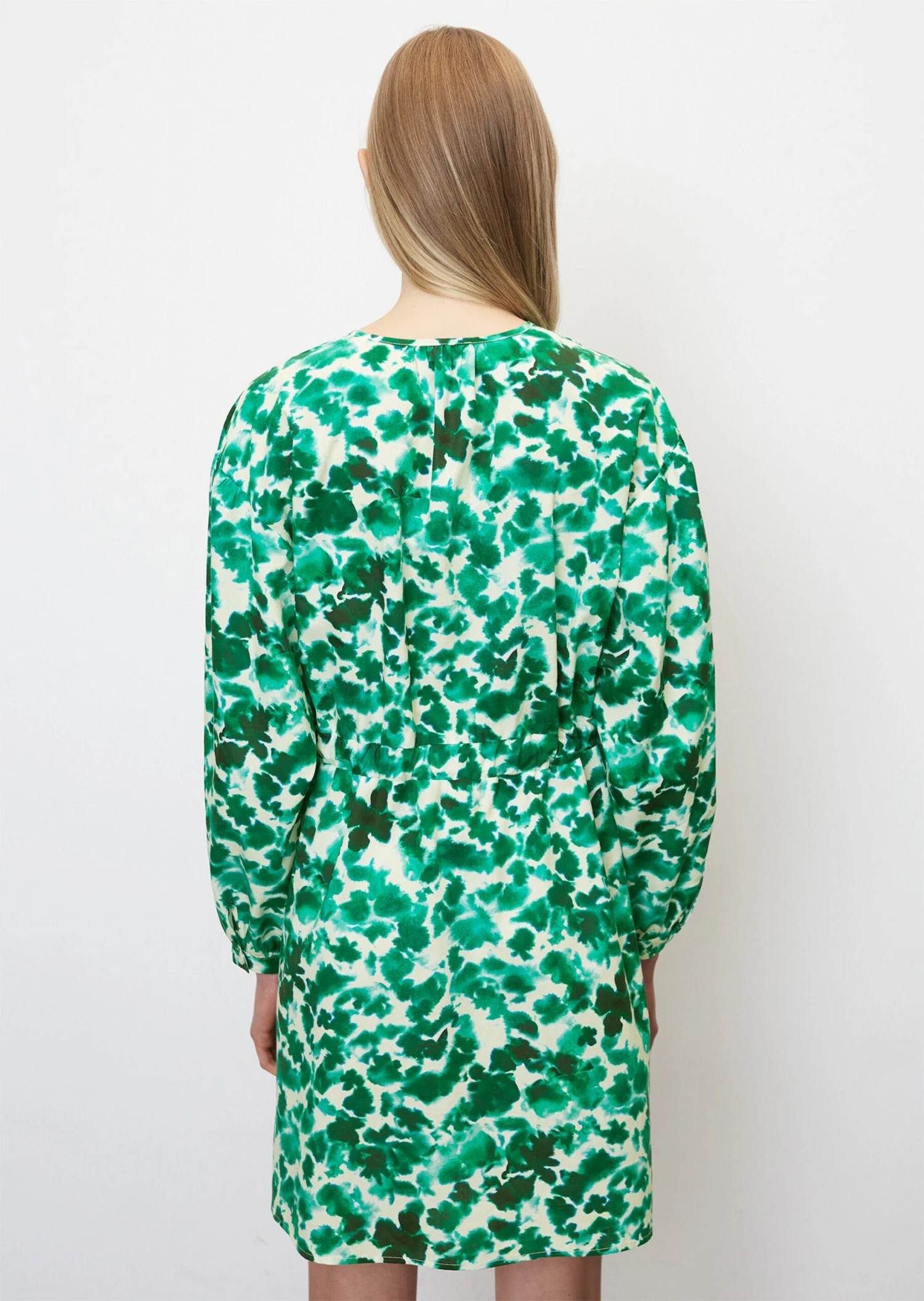 Marc O'Polo Short Voluminous Dress With Gathering Made Of An Organic Cotton/lyocell Blend 5 Marc O'Polo Short Voluminous Dress With Gathering Made Of An Organic Cotton/lyocell Blend – Bild 3