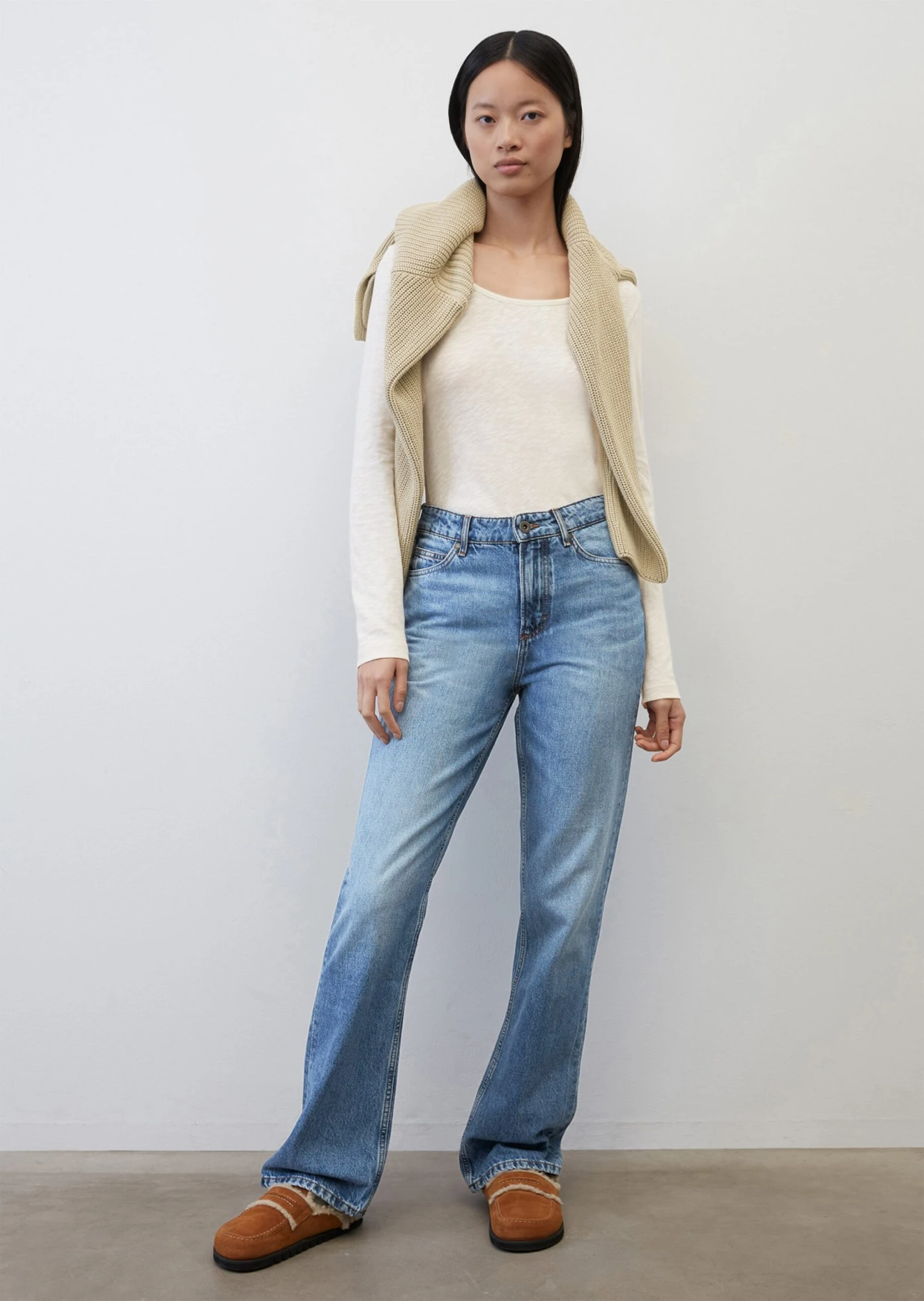 Marc O'Polo Long-sleeved Top With Round Neckline In Organic Cotton Slub Jersey 4 Marc O'Polo Long-sleeved Top With Round Neckline In Organic Cotton Slub Jersey – Bild 2