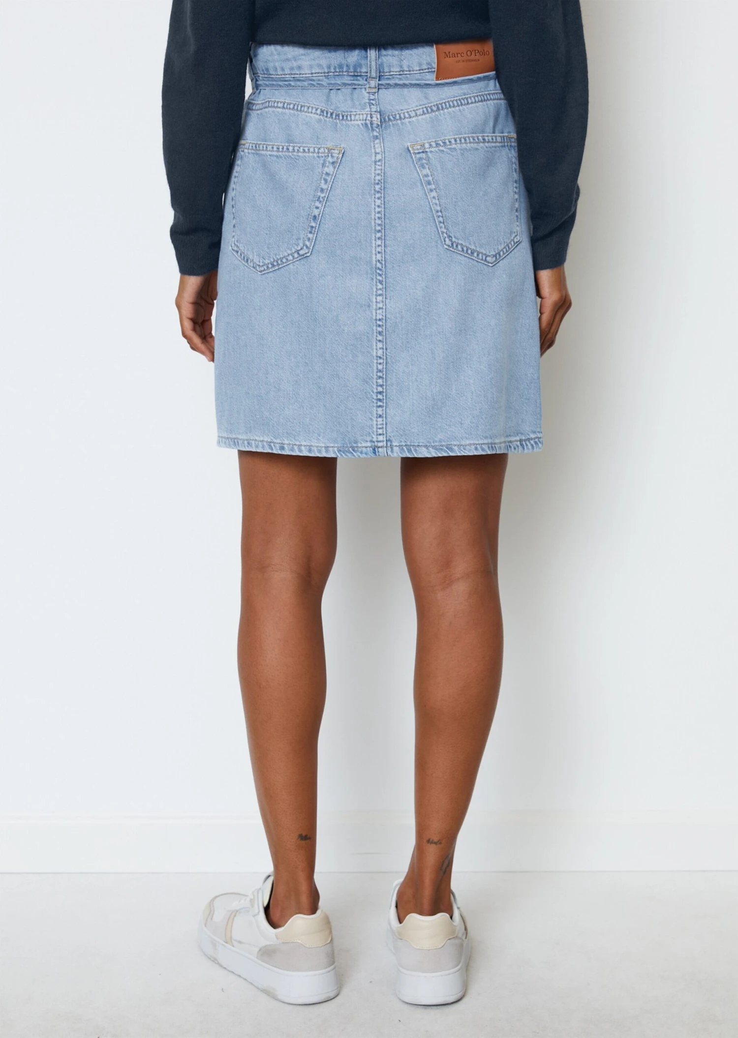Marc O'Polo Denim Mini Skirt With Waist Belt In An Organic Cotton/lyocell Blend 5 Marc O'Polo Denim Mini Skirt With Waist Belt In An Organic Cotton/lyocell Blend – Bild 3