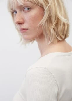 Marc O'Polo Ribbed Jersey Round Neck Long Sleeve Top Made Of A Soft Organic Cotton Blend -FashionLust Verkaufs-Shop 31c320a8d1b6fc799cc53e84af1567aa