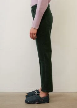 Marc O'Polo LINDE Trousers In A Straight, Cropped Cut With A High Waist Made Of Stretch Cotton Velvet -FashionLust Verkaufs-Shop 31fc1342634fbf082c9a298f226b28ad