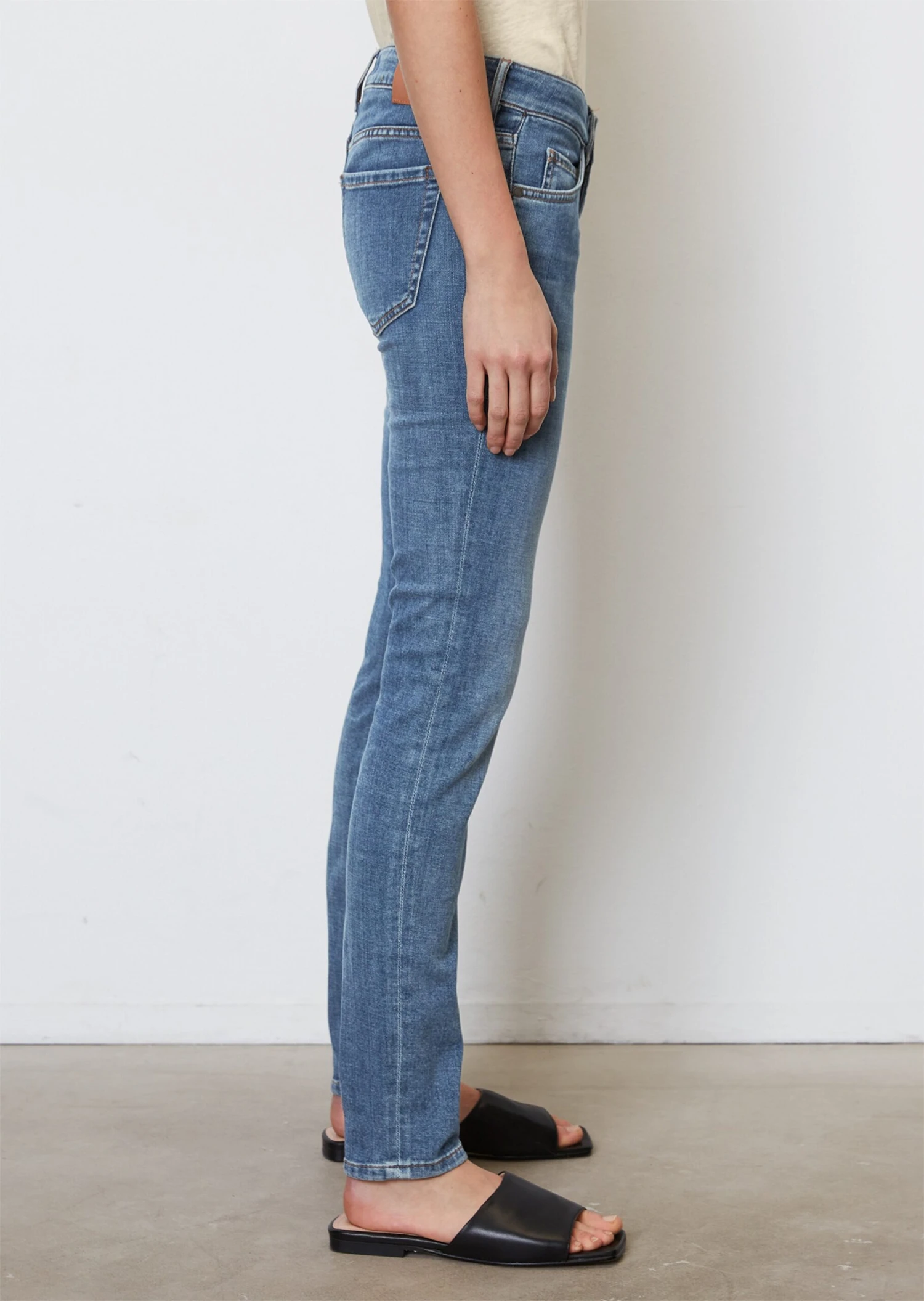 Marc O'Polo SKARA Skinny Low Waist Jeans Made Of Stretchy Denim With A Cashmere Texture 8 Marc O'Polo SKARA Skinny Low Waist Jeans Made Of Stretchy Denim With A Cashmere Texture – Bild 6