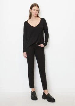 Marc O'Polo Long Sleeve V-neck Top From LENZING™ ECOVERO™ -FashionLust Verkaufs-Shop 3e4232524ccc6b2a07d091bdc26a5a55