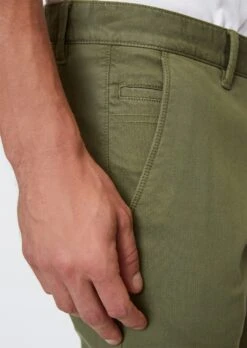 Marc O'Polo STIG Shaped Chinos In A Cotton Blend -FashionLust Verkaufs-Shop 41228ddfd803bc51d6a4870c5c8789c0