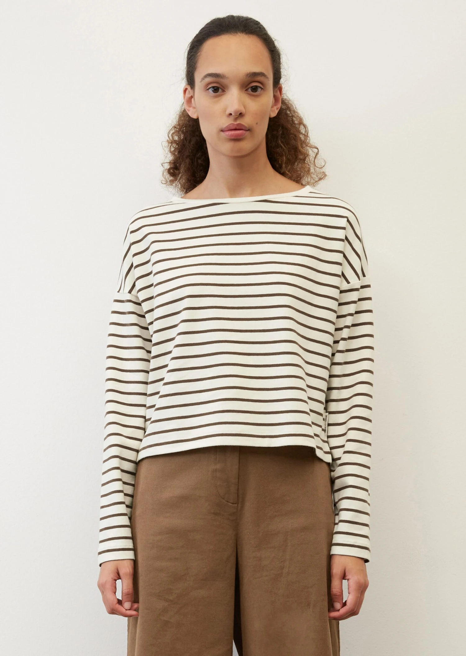 Marc O'Polo Stretchy, Striped Long Sleeve Top In A Regular, Cropped Fit Made Of Soft, Peached Jersey 6 Marc O'Polo Stretchy, Striped Long Sleeve Top In A Regular, Cropped Fit Made Of Soft, Peached Jersey – Bild 4