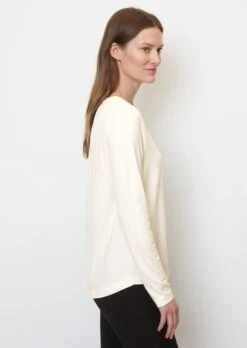 Marc O'Polo Elegant Jersey Long Sleeve Top In A Relaxed Fit From LENZING™ ECOVERO™ -FashionLust Verkaufs-Shop 4150c39c7d51b012b0343ca034857992