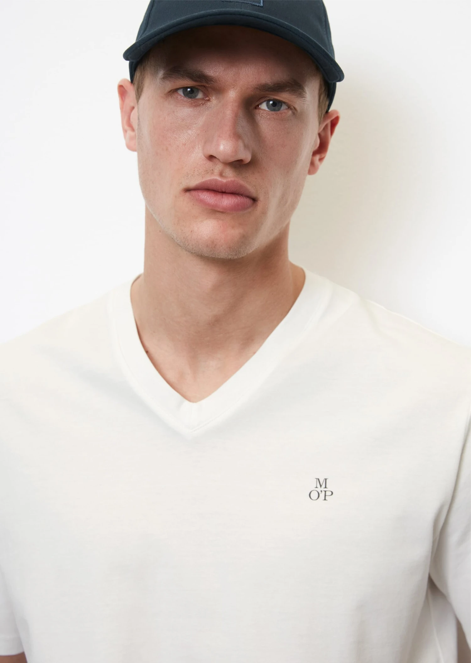 Marc O'Polo Basic V-neck T-shirt, Regular Fit Made From Pure Organic Cotton 7 Marc O'Polo Basic V-neck T-shirt, Regular Fit Made From Pure Organic Cotton – Bild 5