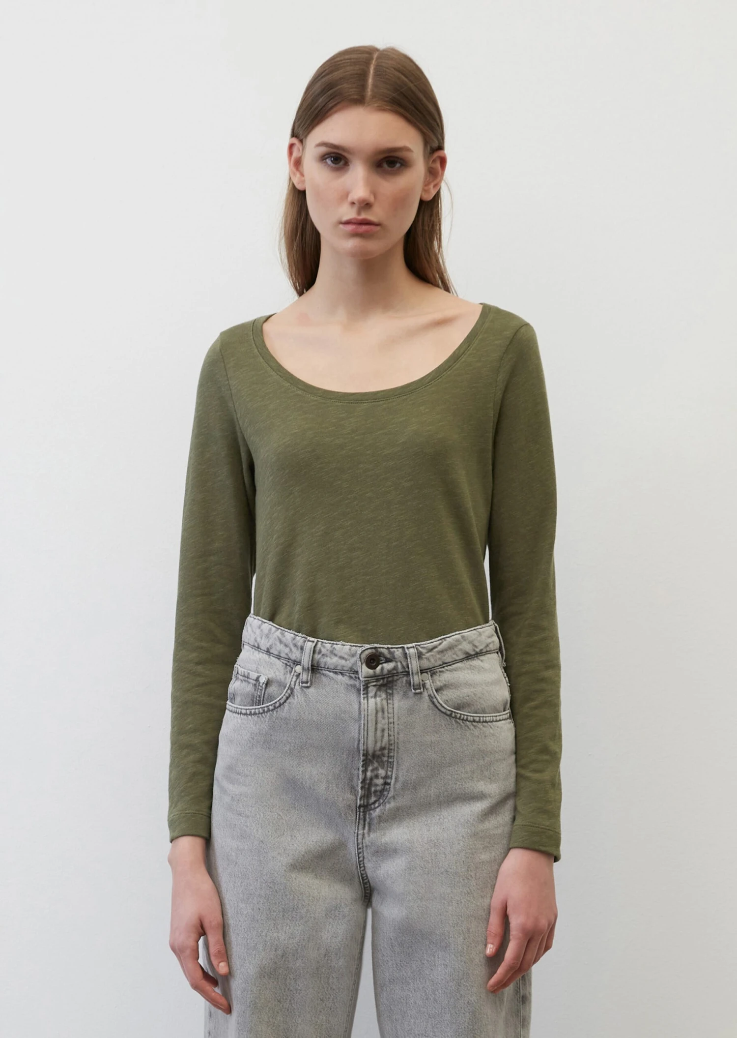 Marc O'Polo Heavy Slub Jersey Long Sleeve Top In A Loose Fit Made Of Organic Cotton 6 Marc O'Polo Heavy Slub Jersey Long Sleeve Top In A Loose Fit Made Of Organic Cotton – Bild 4