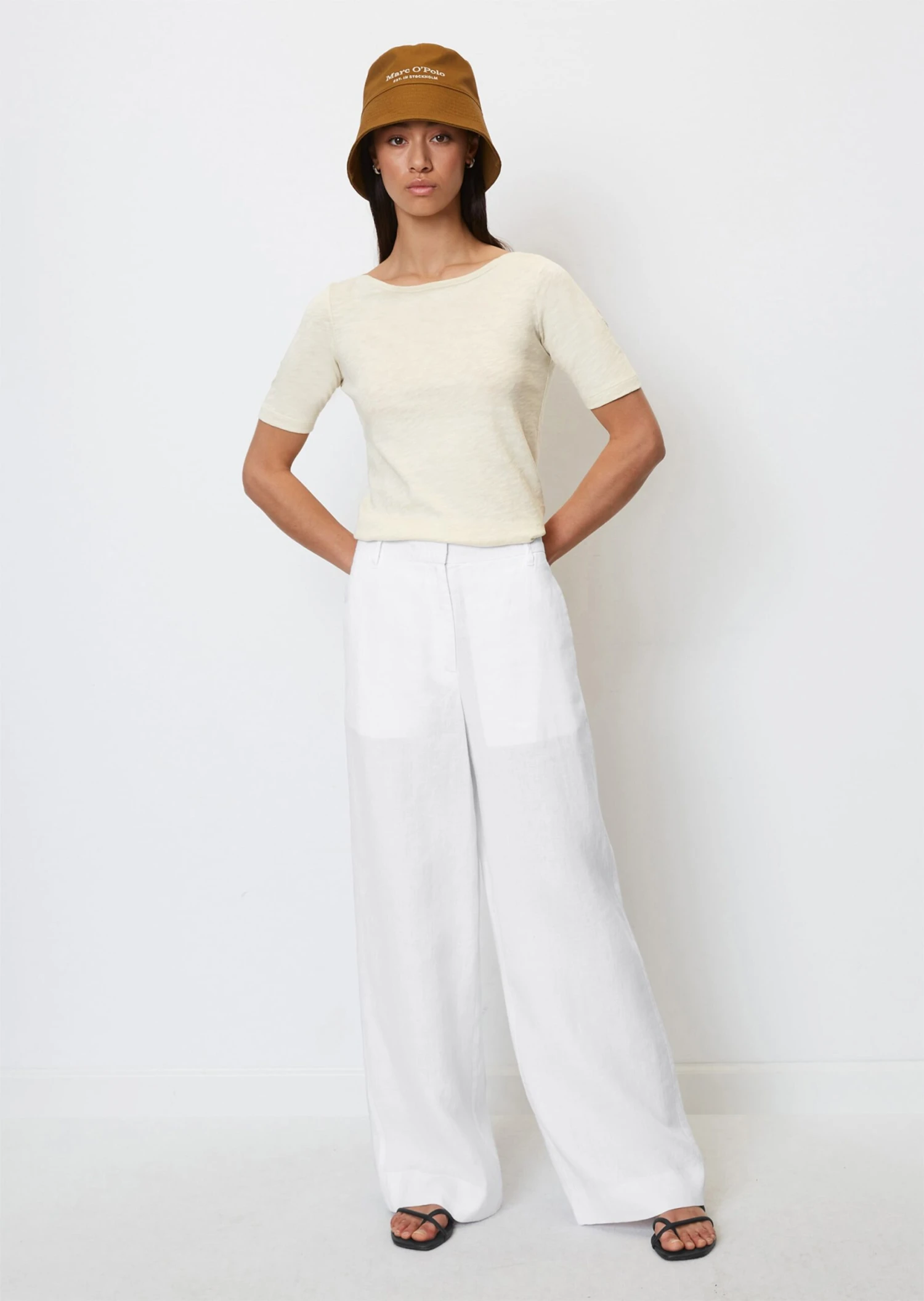 Marc O'Polo Bateau Neck T-shirt In A Slim Fit Made Of Organic Cotton Fabric