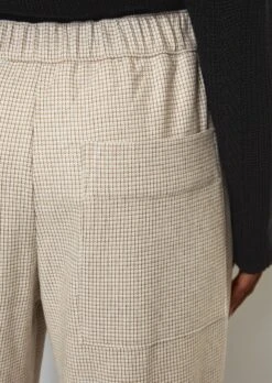 Marc O'Polo Finely Checked Trousers With An Elasticated Waistband With LENZING™ ECOVERO™ 15 Marc O'Polo Finely Checked Trousers With An Elasticated Waistband With LENZING™ ECOVERO™ -FashionLust Verkaufs-Shop 4a904ed314ba5c590bc513ad6c6747bc