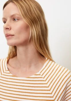 Marc O'Polo Striped Short Sleeve Terry Sweatshirt In A Regular Fit In An Organic Cotton Blend -FashionLust Verkaufs-Shop 4b2bf63934ada6be11772fb029e2ed87