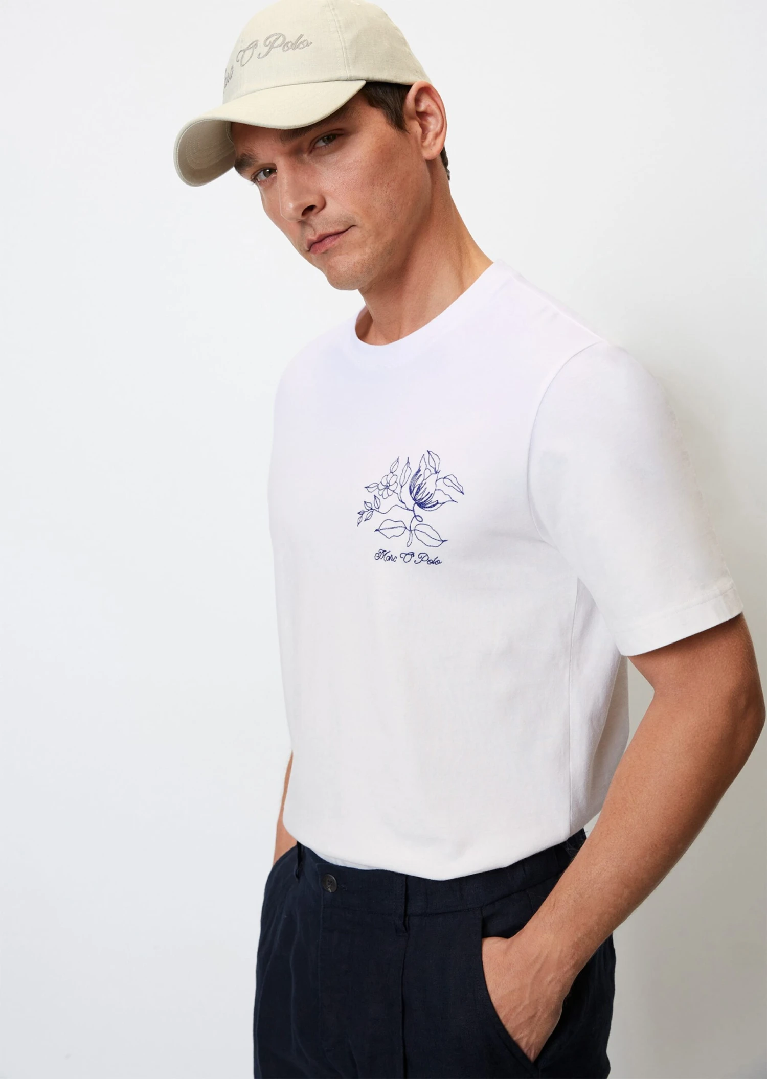 Marc O'Polo T-shirt Regular With Floral Embroidery 4 Marc O'Polo T-shirt Regular With Floral Embroidery – Bild 2