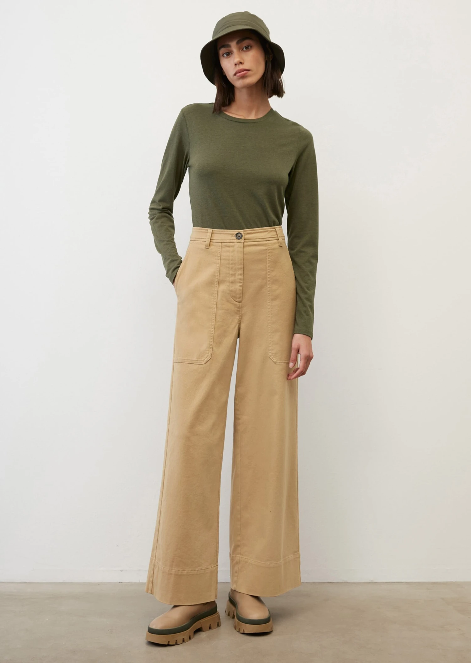 Marc O'Polo Long Sleeve Top With A Round Neckline, Regular Fit Made Of An Organic Cotton And Cupro Blend 4 Marc O'Polo Long Sleeve Top With A Round Neckline, Regular Fit Made Of An Organic Cotton And Cupro Blend – Bild 2