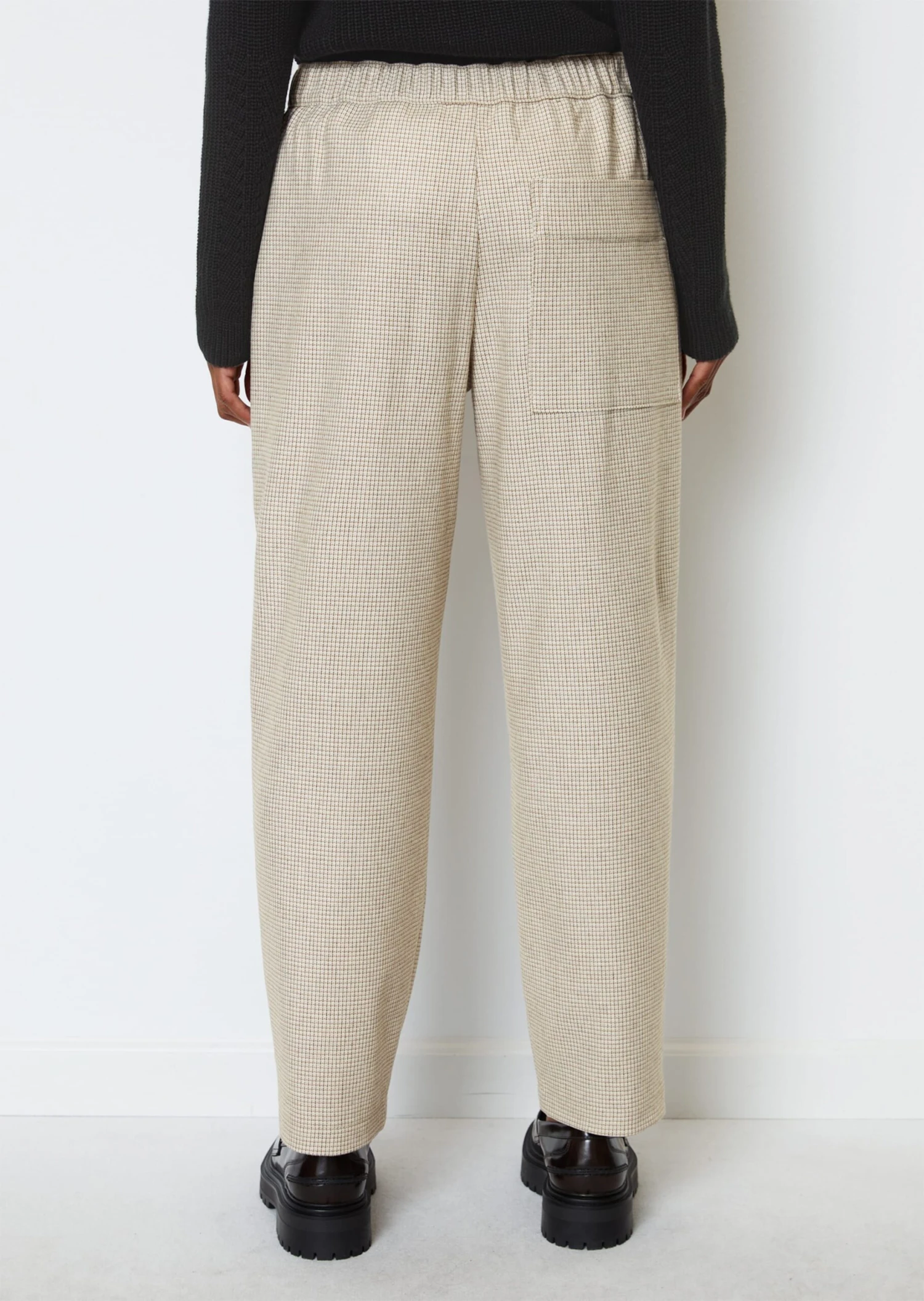 Marc O'Polo Finely Checked Trousers With An Elasticated Waistband With LENZING™ ECOVERO™ 5 Marc O'Polo Finely Checked Trousers With An Elasticated Waistband With LENZING™ ECOVERO™ – Bild 3