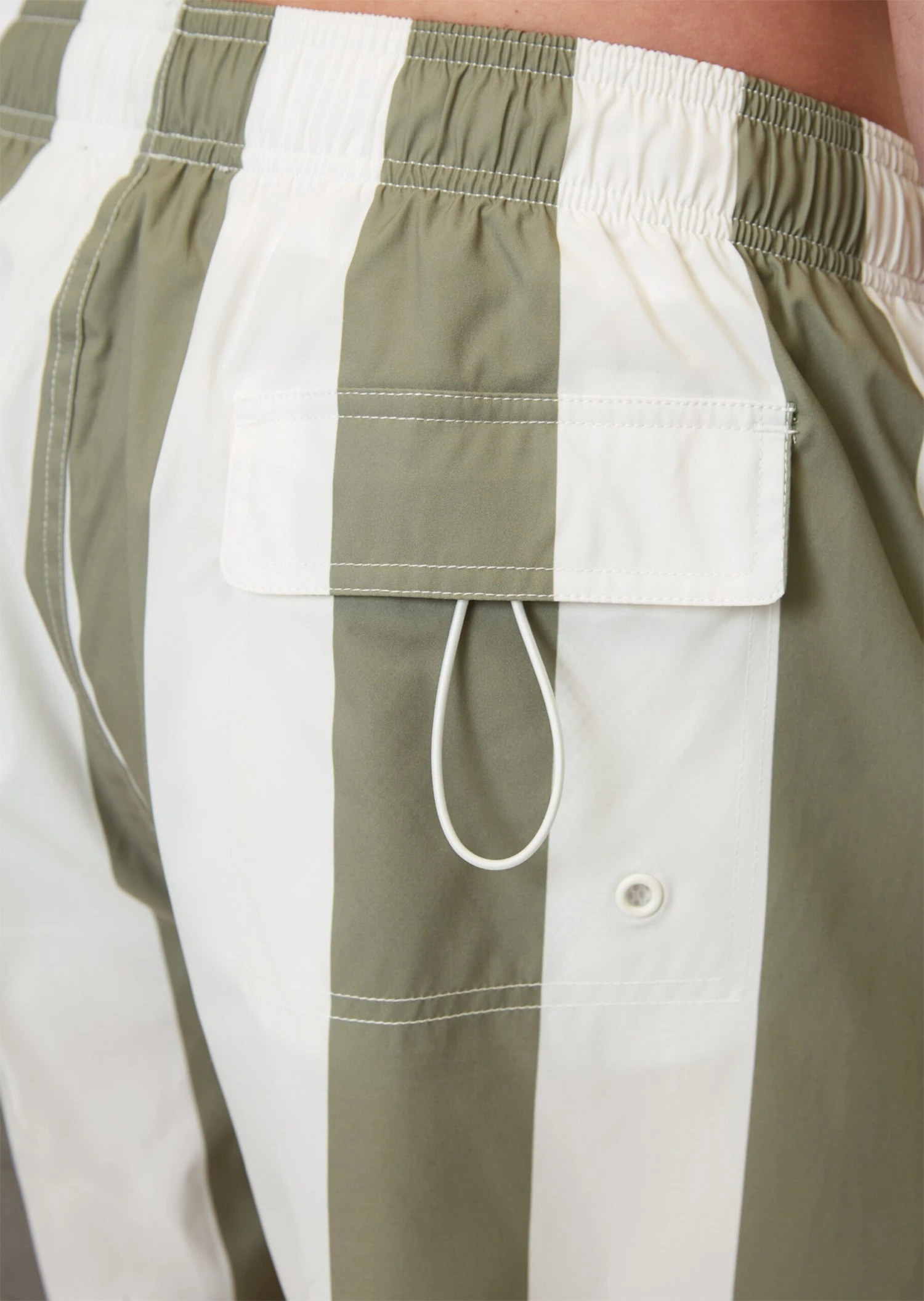 Marc O'Polo Swim Shorts With A Wide Striped Pattern 6 Marc O'Polo Swim Shorts With A Wide Striped Pattern – Bild 4