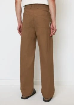 Marc O'Polo MOSSBO Chinos In A Wide Fit Made From An Organic Cotton Blend 13 Marc O'Polo MOSSBO Chinos In A Wide Fit Made From An Organic Cotton Blend -FashionLust Verkaufs-Shop 60f9a28f952b3b1f70647885ef34fed1