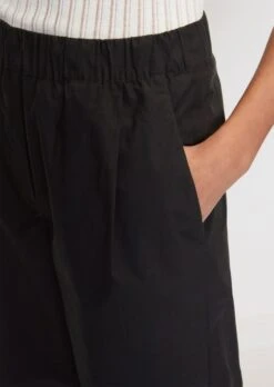 Marc O'Polo Trousers In A Tracksuit Bottoms Style Made Of Paper Touch Poplin 15 Marc O'Polo Trousers In A Tracksuit Bottoms Style Made Of Paper Touch Poplin -FashionLust Verkaufs-Shop 65b8dec966f94893c4a1b7e4edadbe5c