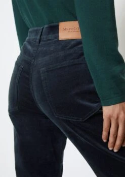 Marc O'Polo KIRUNA Flared Trousers Made From Stretchy Velvet -FashionLust Verkaufs-Shop 66df15b9559dd36cd25c21d23403aef4