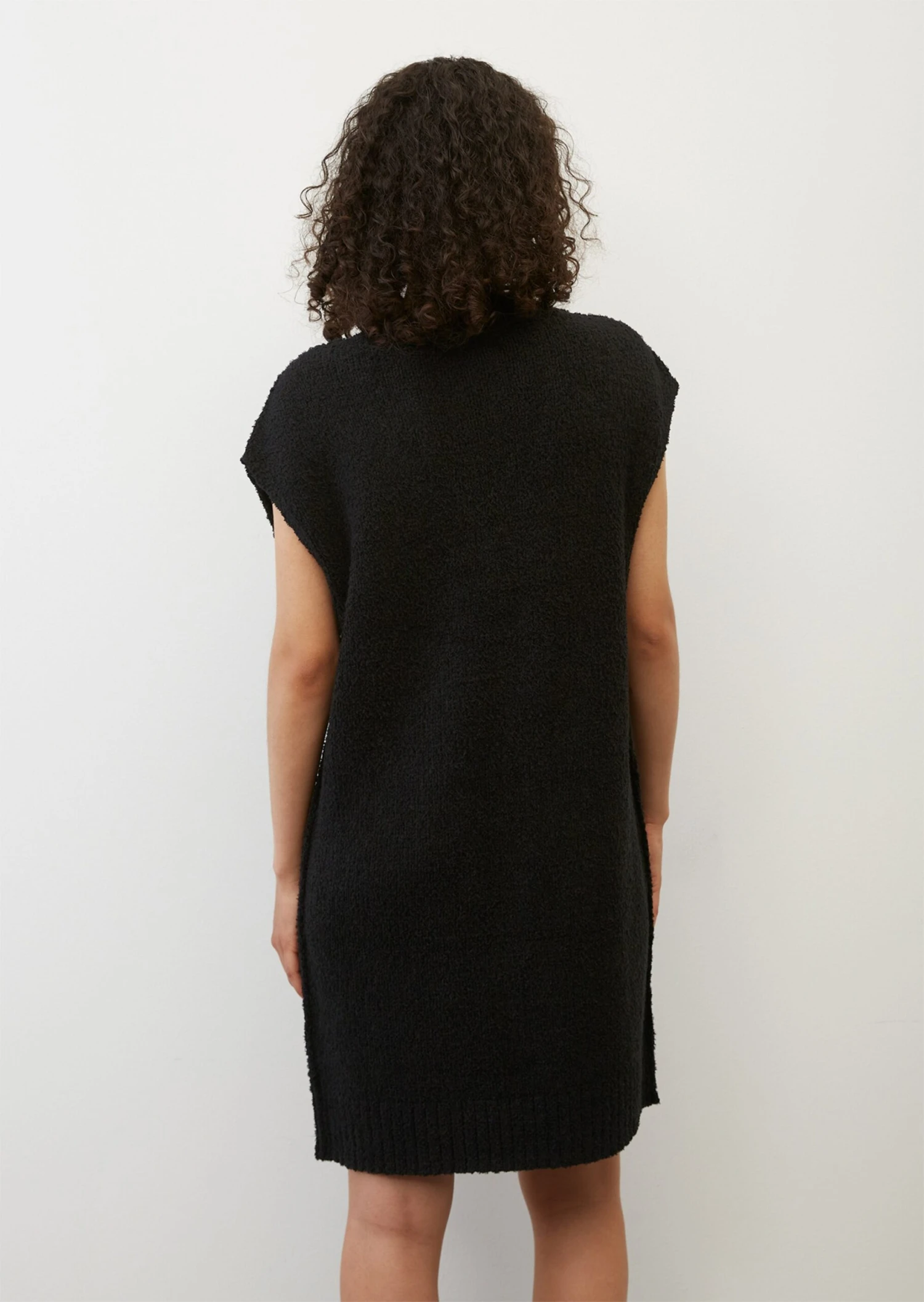 Marc O'Polo Knitted V-neck Dress Made Of Ribbon Yarn 5 Marc O'Polo Knitted V-neck Dress Made Of Ribbon Yarn – Bild 3