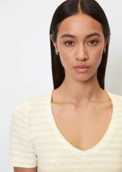 Marc O'Polo Striped V-neck T-shirt In A Regular Fit In Organic Cotton Slub Jersey -FashionLust Verkaufs-Shop 738ea482ec604c5706c1a674bdf9849b