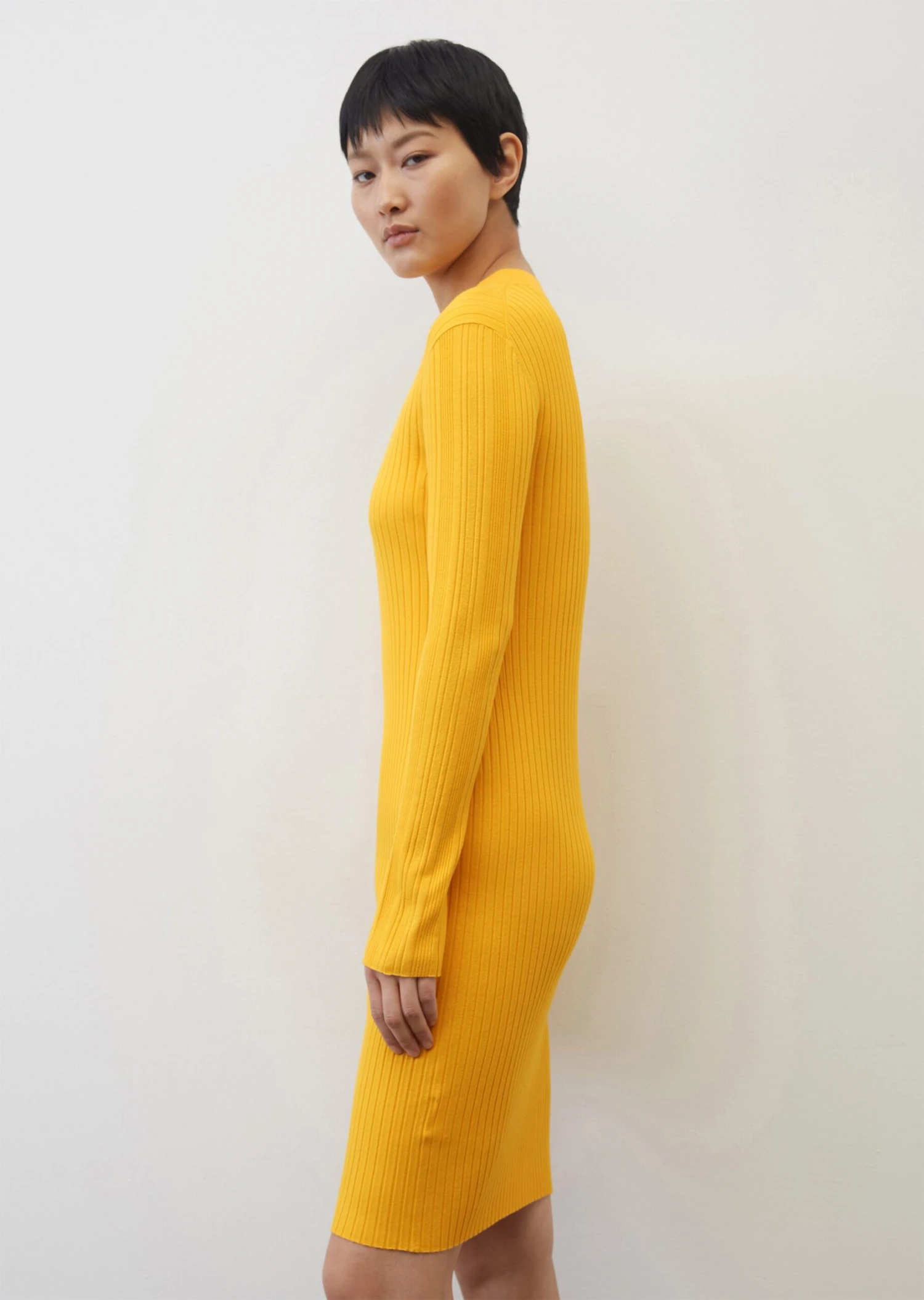 Marc O'Polo Slim-fitting Rib Knit Dress From LENZING™ ECOVERO™ 8 Marc O'Polo Slim-fitting Rib Knit Dress From LENZING™ ECOVERO™ – Bild 6