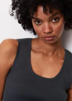 Marc O'Polo Sleeveless Fine Knit Dress In A Fitted Cut Made Of Organic Cotton -FashionLust Verkaufs-Shop 7faa72bf14a142774ce354cb5fc1ce2f