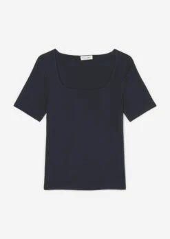 Marc O'Polo T-shirt With A Square Neckline Made Of Stretch Single Jersey -FashionLust Verkaufs-Shop 8126d67e166685b635854682c280f44a