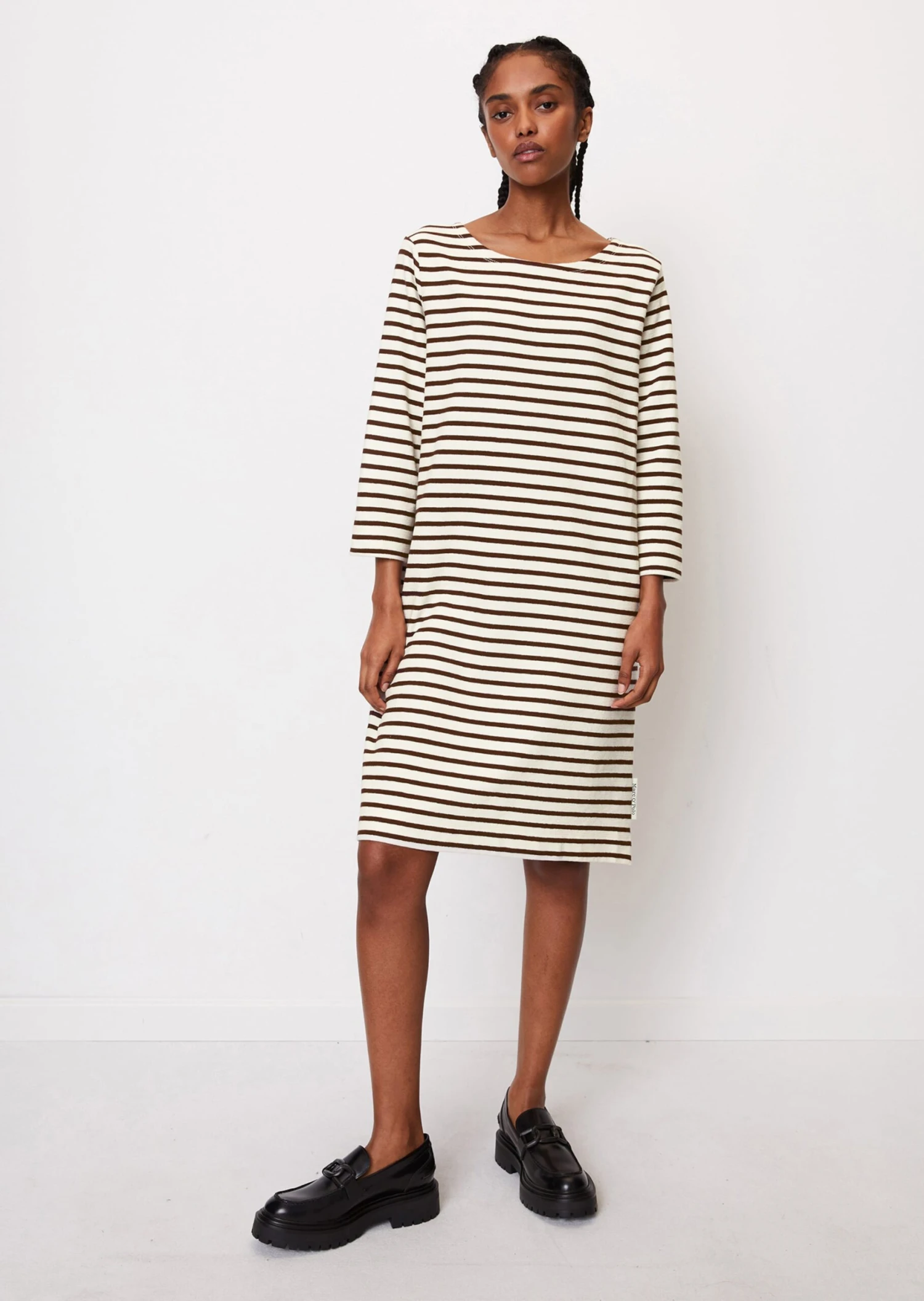 Marc O'Polo Striped Jersey Dress In A Loose Fit Made Of Organic Cotton 4 Marc O'Polo Striped Jersey Dress In A Loose Fit Made Of Organic Cotton – Bild 2