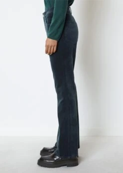 Marc O'Polo KIRUNA Flared Trousers Made From Stretchy Velvet -FashionLust Verkaufs-Shop 8cf1a9ede39a8921c2e5b9fe4033182c