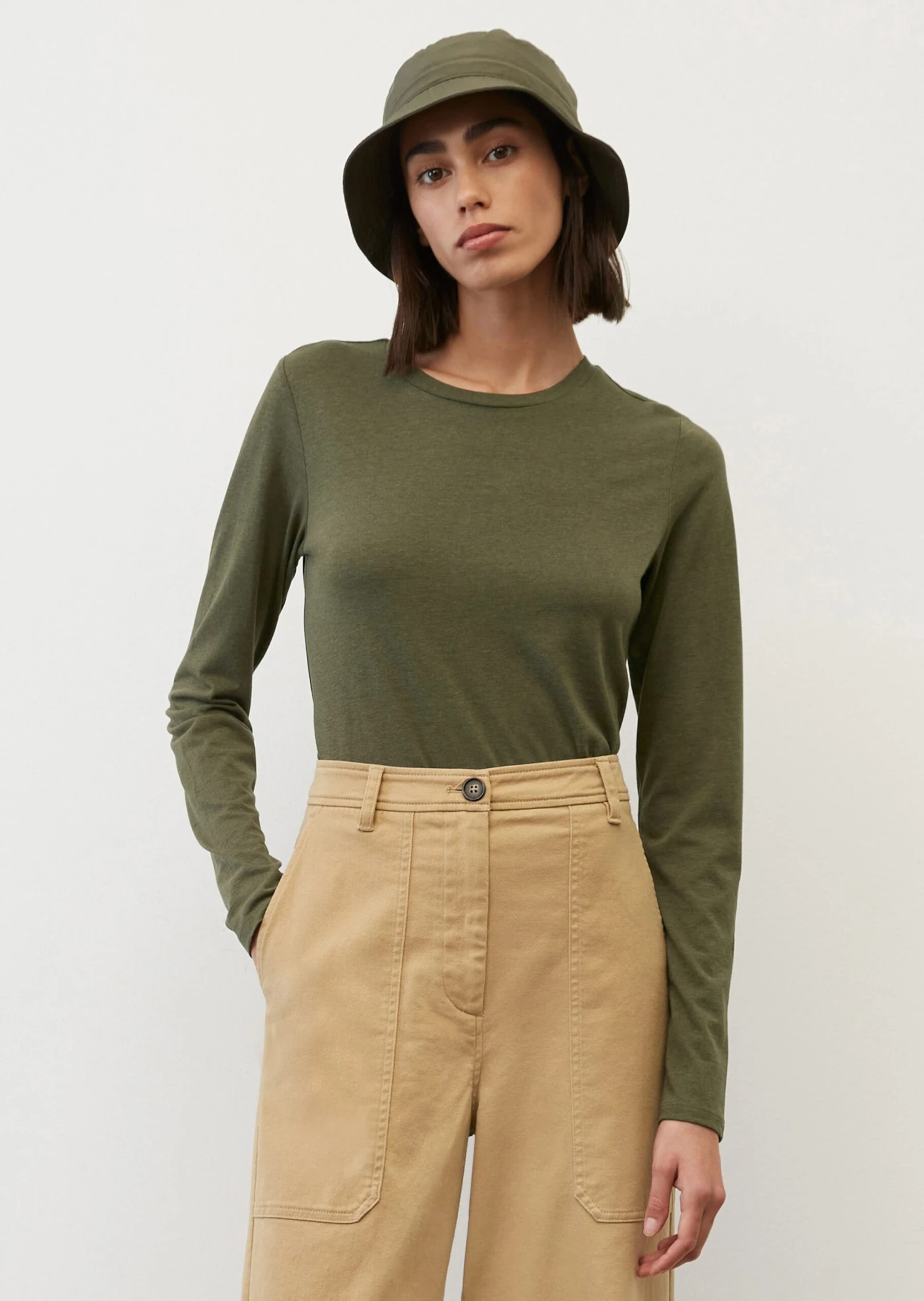 Marc O'Polo Long Sleeve Top With A Round Neckline, Regular Fit Made Of An Organic Cotton And Cupro Blend 6 Marc O'Polo Long Sleeve Top With A Round Neckline, Regular Fit Made Of An Organic Cotton And Cupro Blend – Bild 4