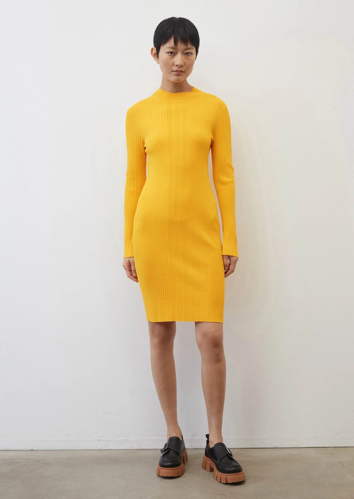 Marc O'Polo Slim-fitting Rib Knit Dress From LENZING™ ECOVERO™ 6 Marc O'Polo Slim-fitting Rib Knit Dress From LENZING™ ECOVERO™ – Bild 4