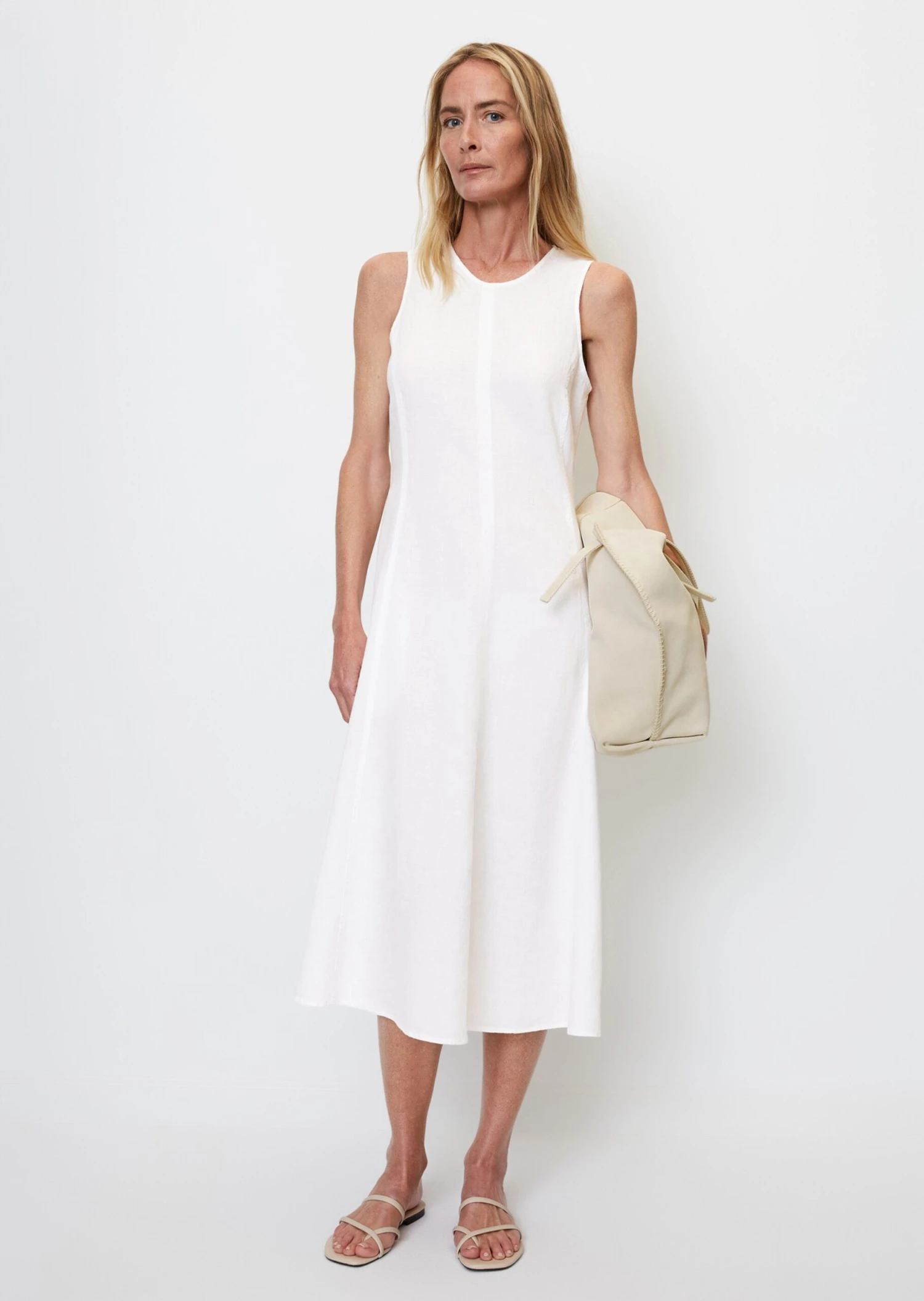 Marc O'Polo Sleeveless Linen Dress In An A-line Design 4 Marc O'Polo Sleeveless Linen Dress In An A-line Design – Bild 2
