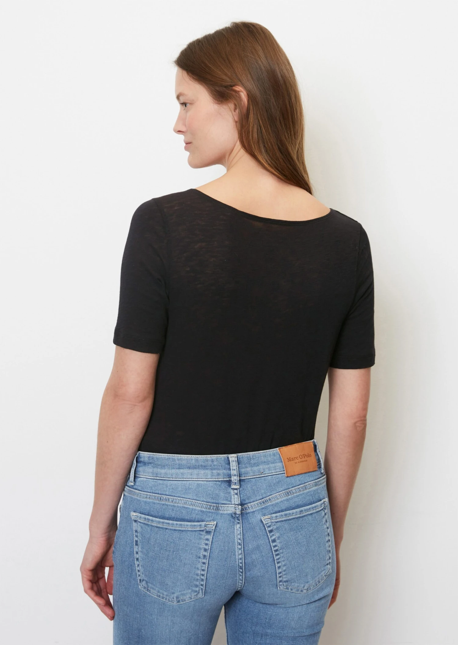 Marc O'Polo Slub Jersey T-shirt, Loose Fit With A Bateau Neckline 5 Marc O'Polo Slub Jersey T-shirt, Loose Fit With A Bateau Neckline – Bild 3