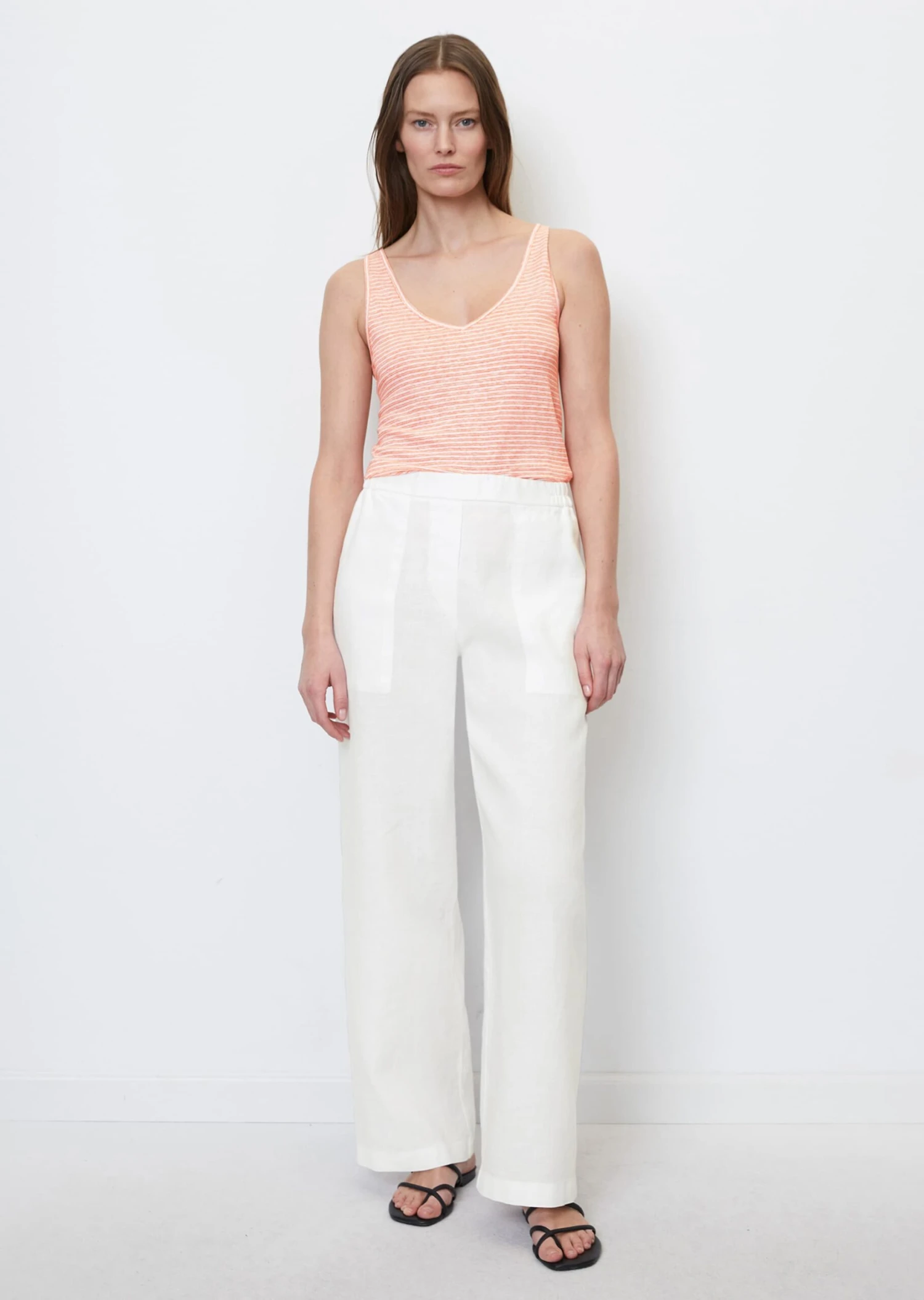 Marc O'Polo Striped Sleeveless Linen Top In A Shaped Fit Made Of High-quality Jersey 4 Marc O'Polo Striped Sleeveless Linen Top In A Shaped Fit Made Of High-quality Jersey – Bild 2