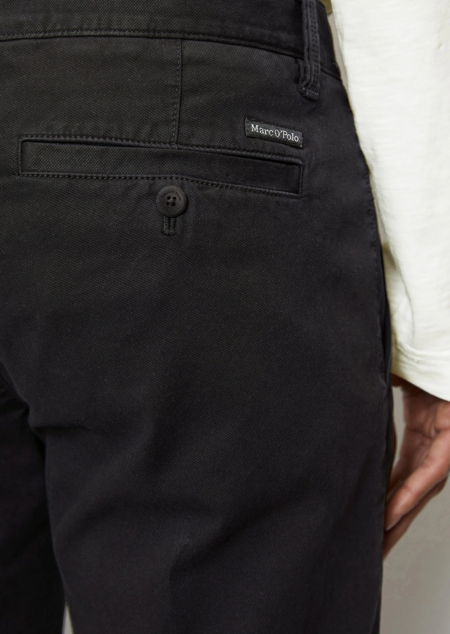 Marc O'Polo STIG Tapered Chinos In Dobby Fabric 7 Marc O'Polo STIG Tapered Chinos In Dobby Fabric – Bild 5