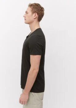 Marc O'Polo V-neck T-shirt In A Regular Fit Made Of Pure Organic Cotton -FashionLust Verkaufs-Shop aa333972bab066727cddd8189815ee77