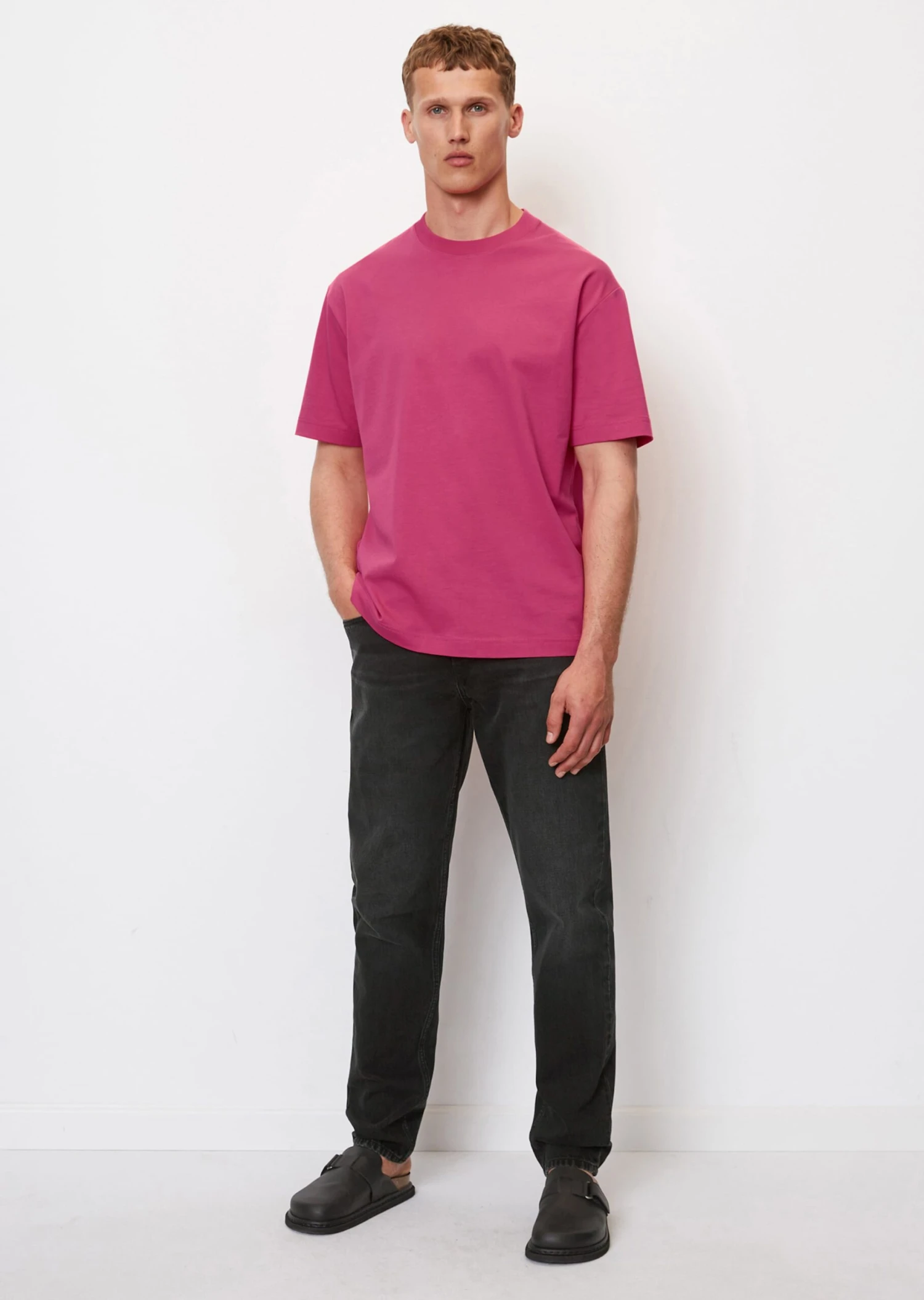 Marc O'Polo Round-neck T-shirt In A Relaxed Fit Made Of High-quality Heavy Jersey 6 Marc O'Polo Round-neck T-shirt In A Relaxed Fit Made Of High-quality Heavy Jersey – Bild 4