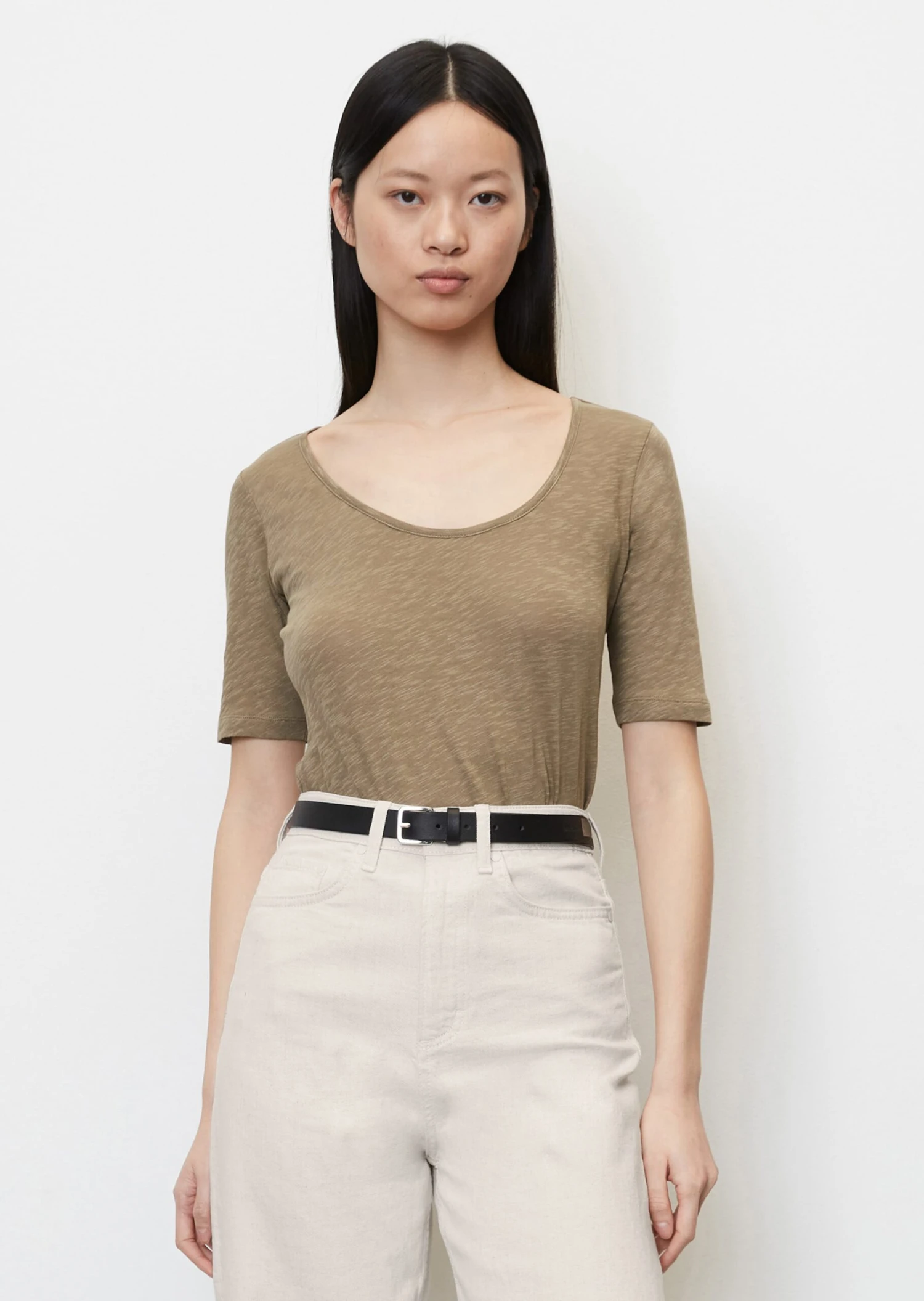 Marc O'Polo Basic T-shirt In A Straight Fit Made Of Slub Jersey 6 Marc O'Polo Basic T-shirt In A Straight Fit Made Of Slub Jersey – Bild 4