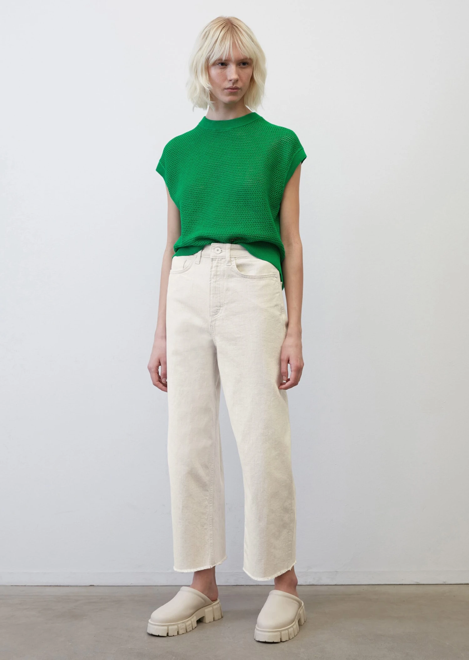 Marc O'Polo Openwork Sleeveless Knitted Jumper Made Of An Organic Cotton And Linen Blend 3 Marc O'Polo Openwork Sleeveless Knitted Jumper Made Of An Organic Cotton And Linen Blend