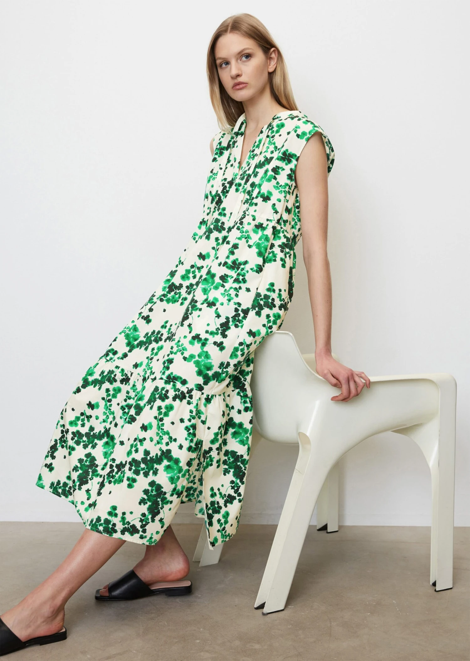 Marc O'Polo Sleeveless Midi Dress With A Flounce Hem Made Of Light Poplin Quality 4 Marc O'Polo Sleeveless Midi Dress With A Flounce Hem Made Of Light Poplin Quality – Bild 2