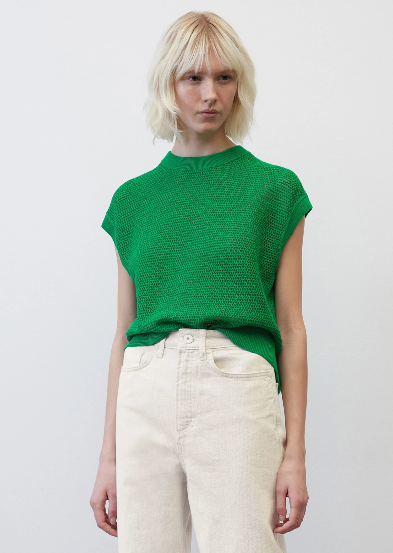 Marc O'Polo Openwork Sleeveless Knitted Jumper Made Of An Organic Cotton And Linen Blend 6 Marc O'Polo Openwork Sleeveless Knitted Jumper Made Of An Organic Cotton And Linen Blend – Bild 4