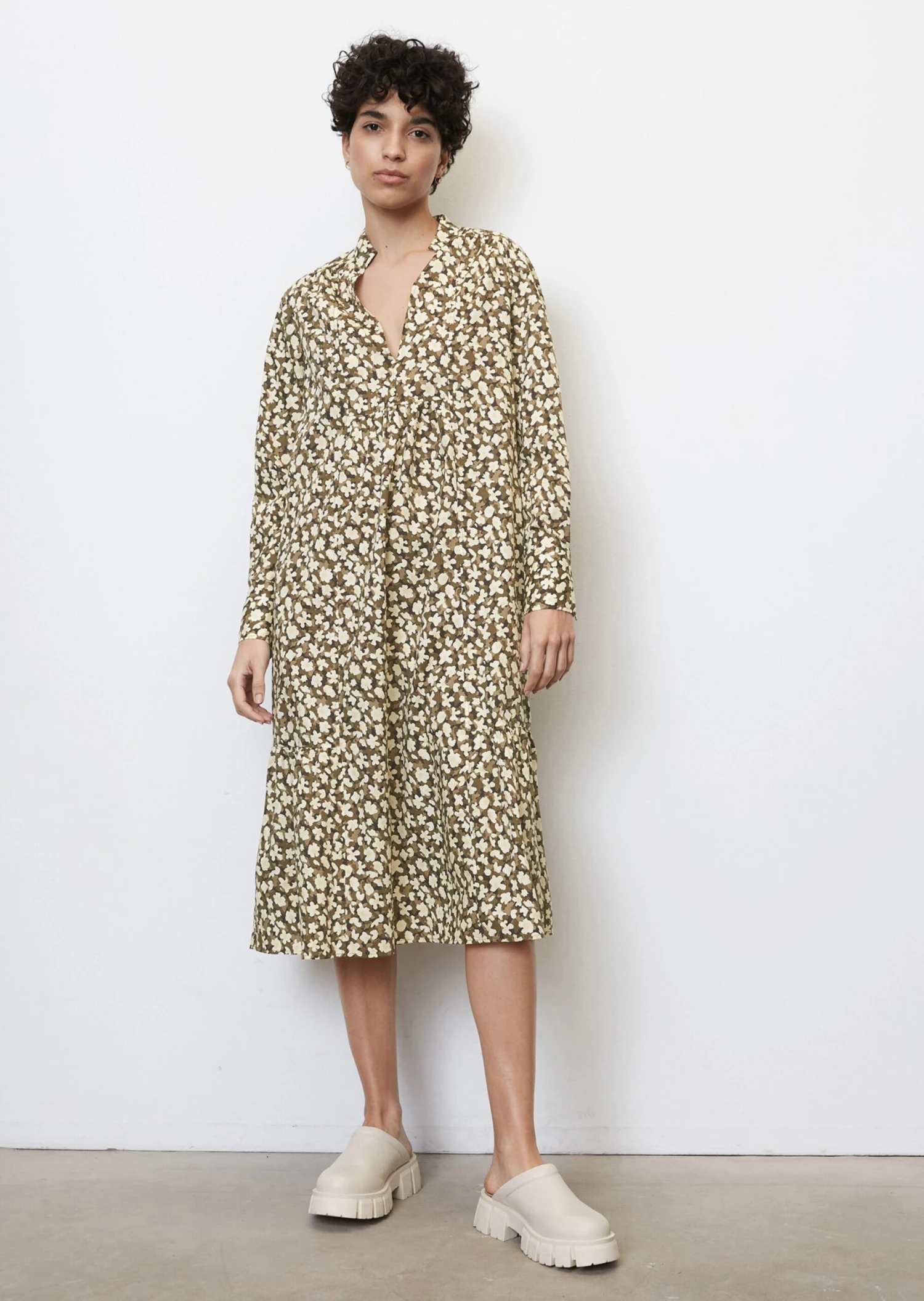 Marc O'Polo Voluminous Dress With Gathered Details Made Of An Organic Cotton/lyocell Blend 6 Marc O'Polo Voluminous Dress With Gathered Details Made Of An Organic Cotton/lyocell Blend – Bild 4