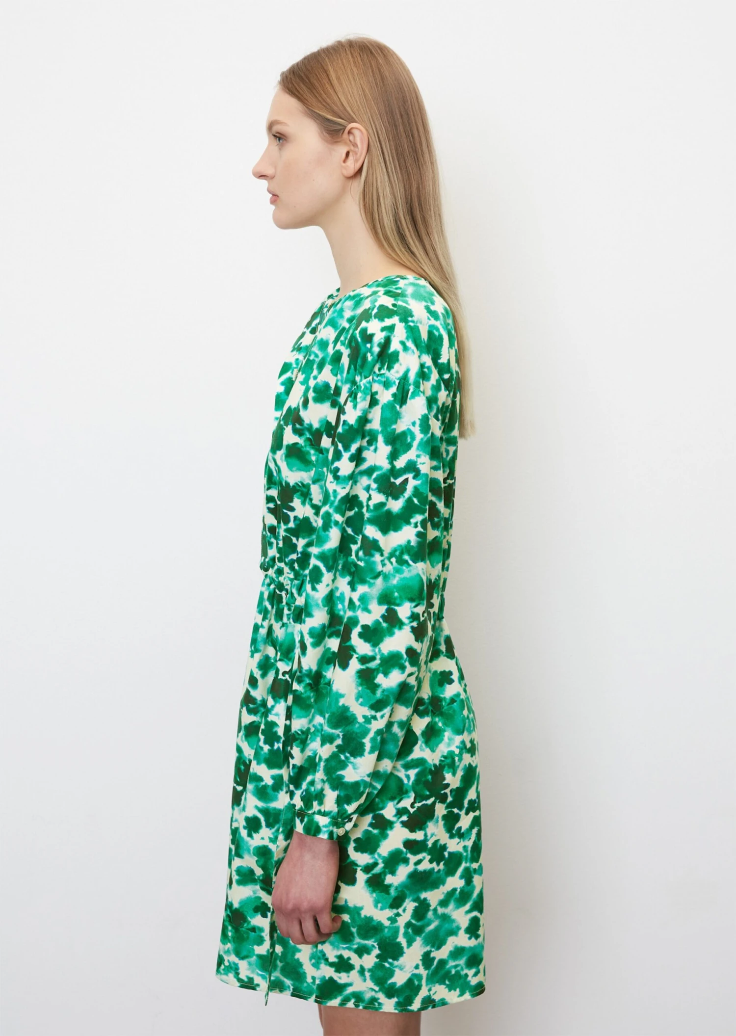 Marc O'Polo Short Voluminous Dress With Gathering Made Of An Organic Cotton/lyocell Blend 8 Marc O'Polo Short Voluminous Dress With Gathering Made Of An Organic Cotton/lyocell Blend – Bild 6