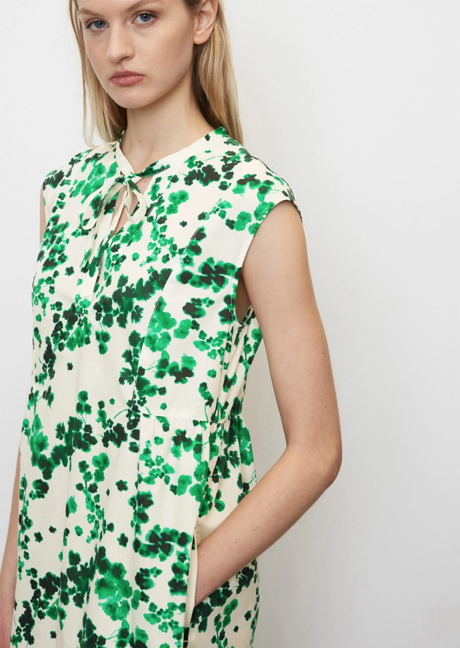 Marc O'Polo Sleeveless Midi Dress With A Flounce Hem Made Of Light Poplin Quality 7 Marc O'Polo Sleeveless Midi Dress With A Flounce Hem Made Of Light Poplin Quality – Bild 5