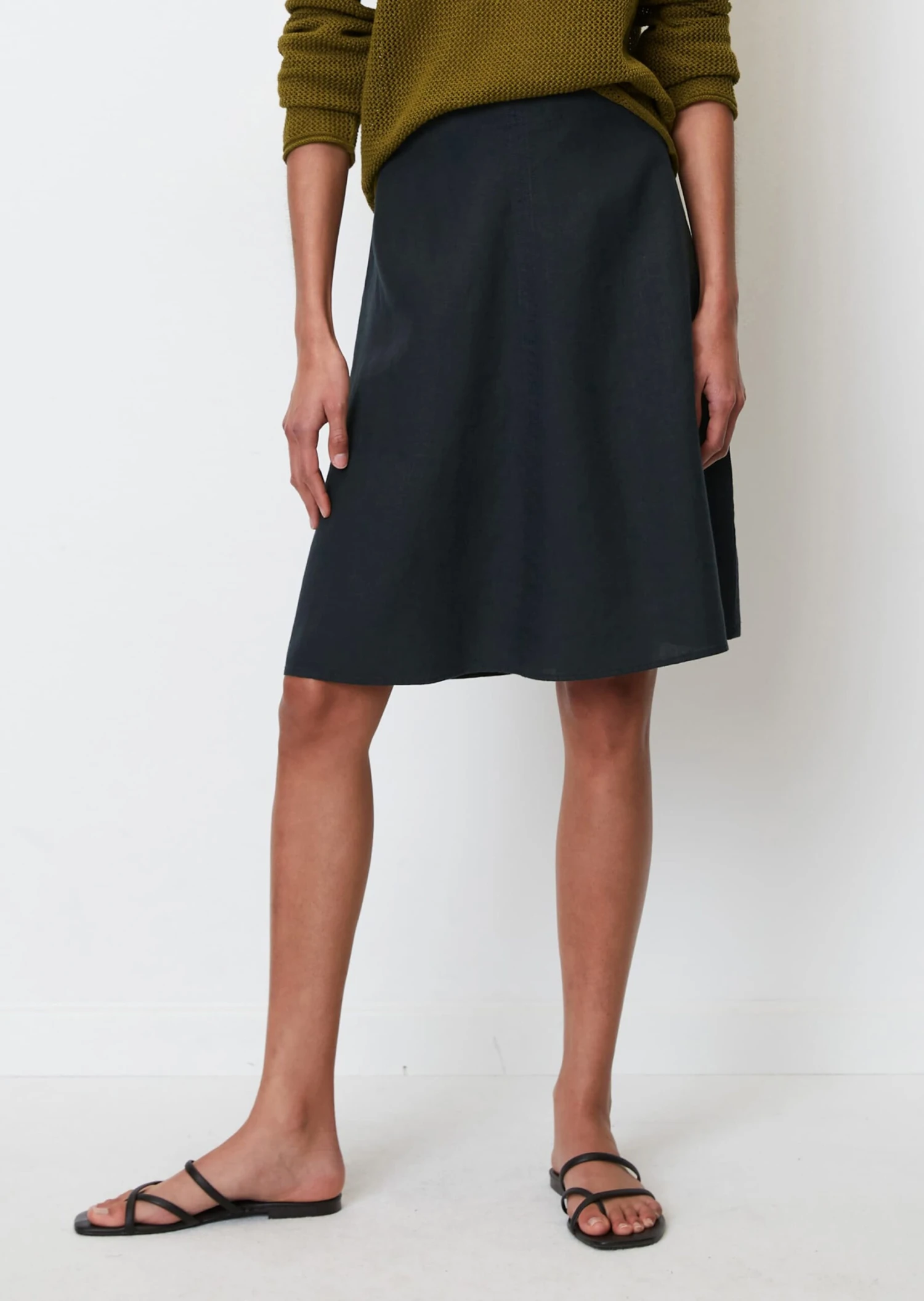 Marc O'Polo Flared Linen Skirt With An In-seam Zip 6 Marc O'Polo Flared Linen Skirt With An In-seam Zip – Bild 4