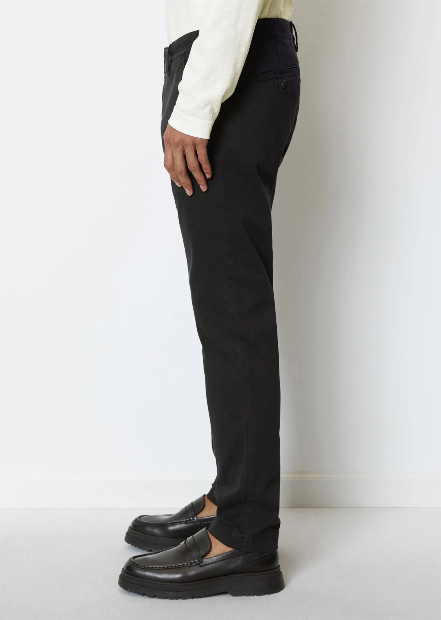 Marc O'Polo STIG Tapered Chinos In Dobby Fabric 8 Marc O'Polo STIG Tapered Chinos In Dobby Fabric – Bild 6